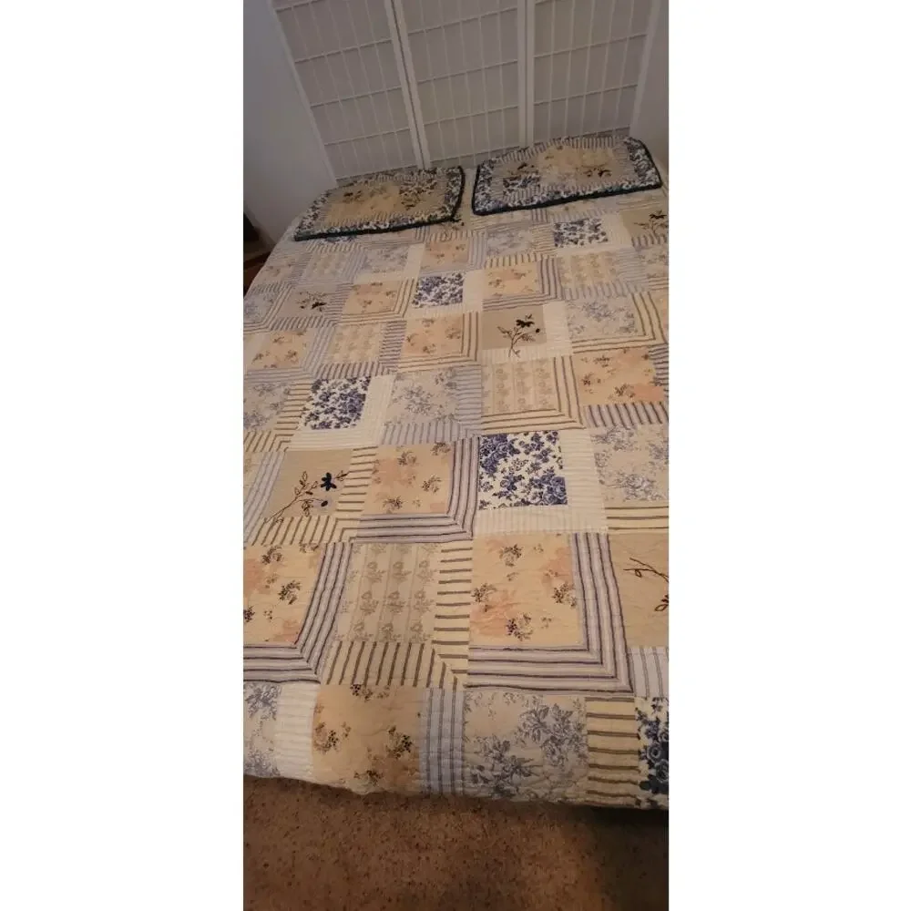 Liz Claiborne Floral Patchwork Quilt Bedspread Vintage Cottagecore Boho